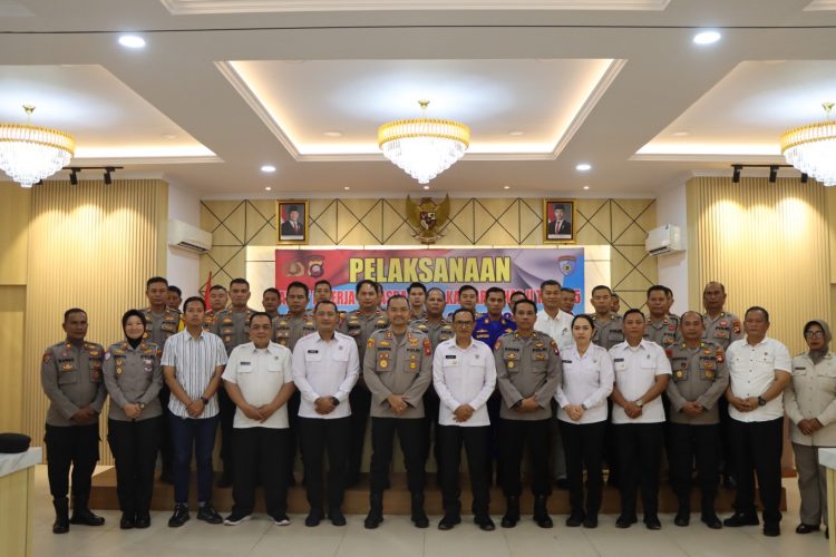Polres Ketapang Terima Pelaksanaan Tim Audit Kinerja Itwasda Polda Kalbar Tahap II Tahun 2025