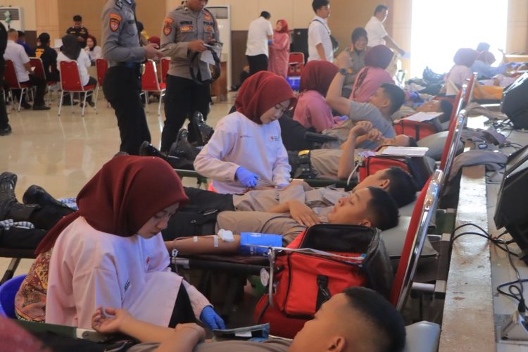 HUT Humas Polri Ke-74 : Polda Lampung Gelar Donor Darah, Wujudkan Polri Humanis Untuk Masyarakat